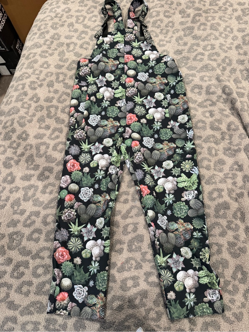 Kavu Black Succulent Print Woman’s Small Overalls